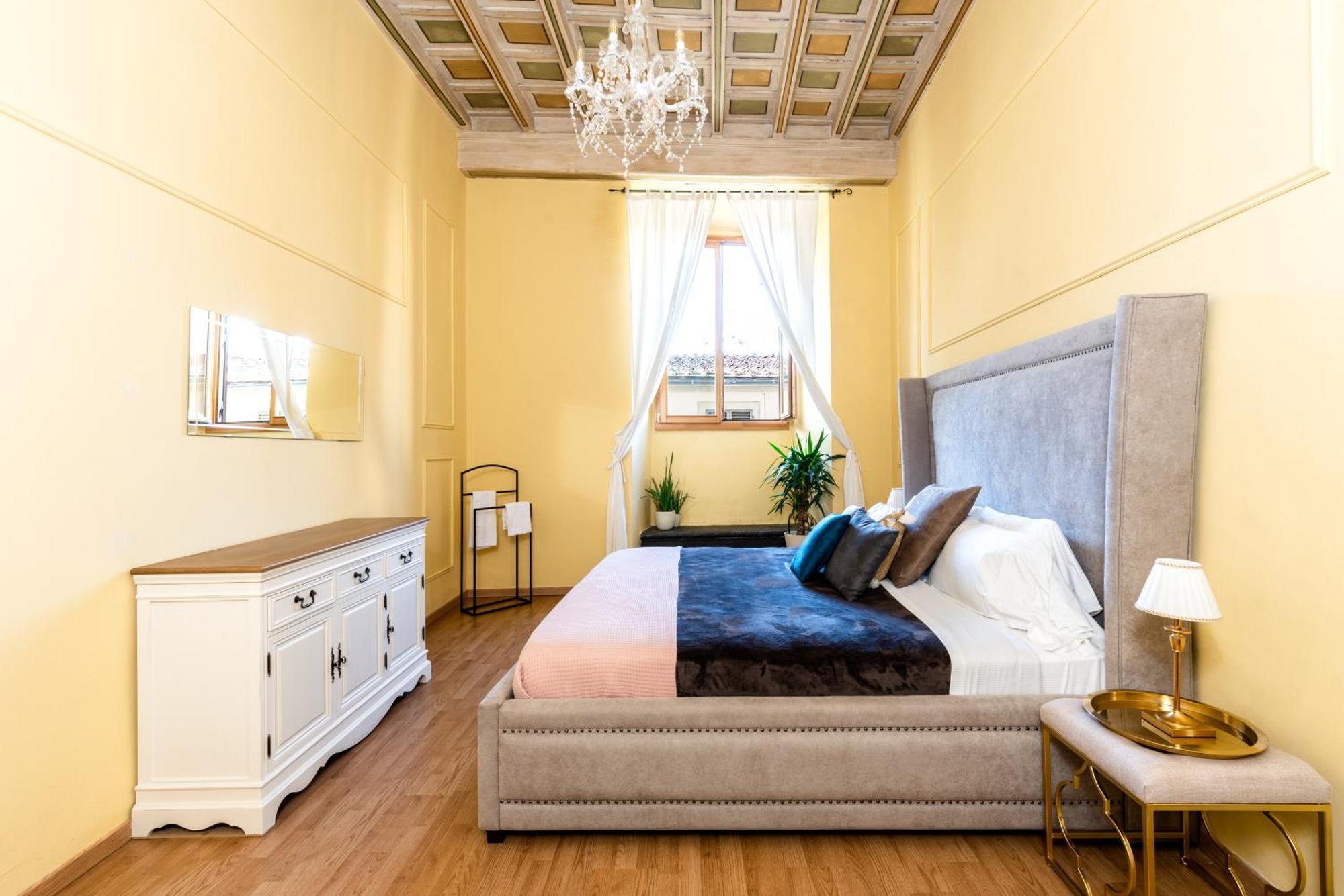 Historic Center Palace - Huge 4 Bedrooms Santa Croce Apartment - By Likehomeflorence Luaran gambar