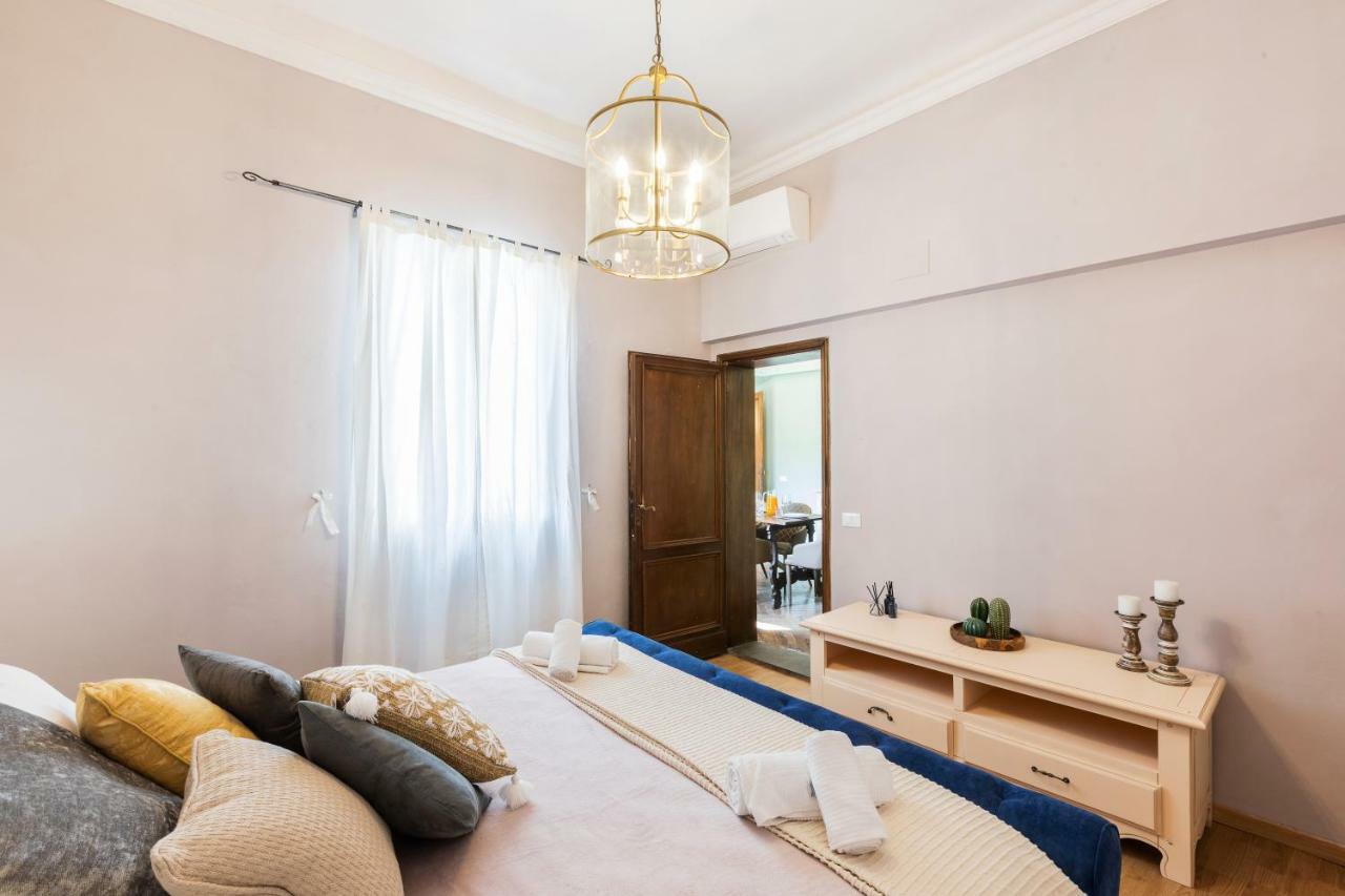 Historic Center Palace - Huge 4 Bedrooms Santa Croce Apartment - By Likehomeflorence Luaran gambar